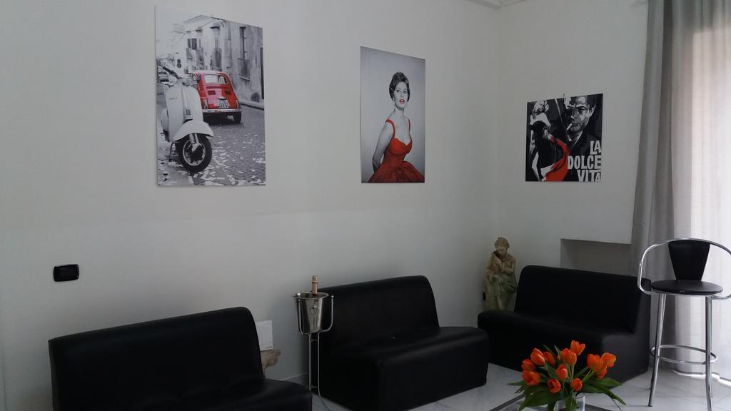 Pompei Holiday Rooms מראה חיצוני תמונה